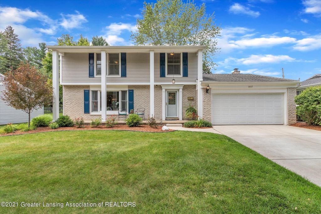 1607 N Fairview Ave, Lansing, MI 48912