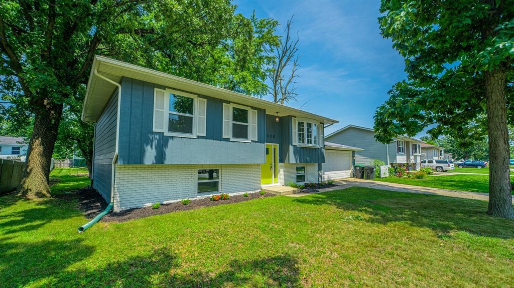 3000 Crowsnest Dr, Hobart, IN 46342