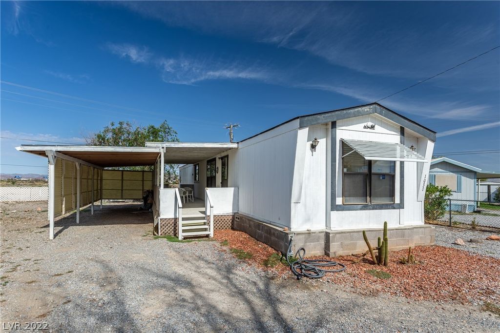 1030 S Comstock Cir W, Pahrump, NV 89048