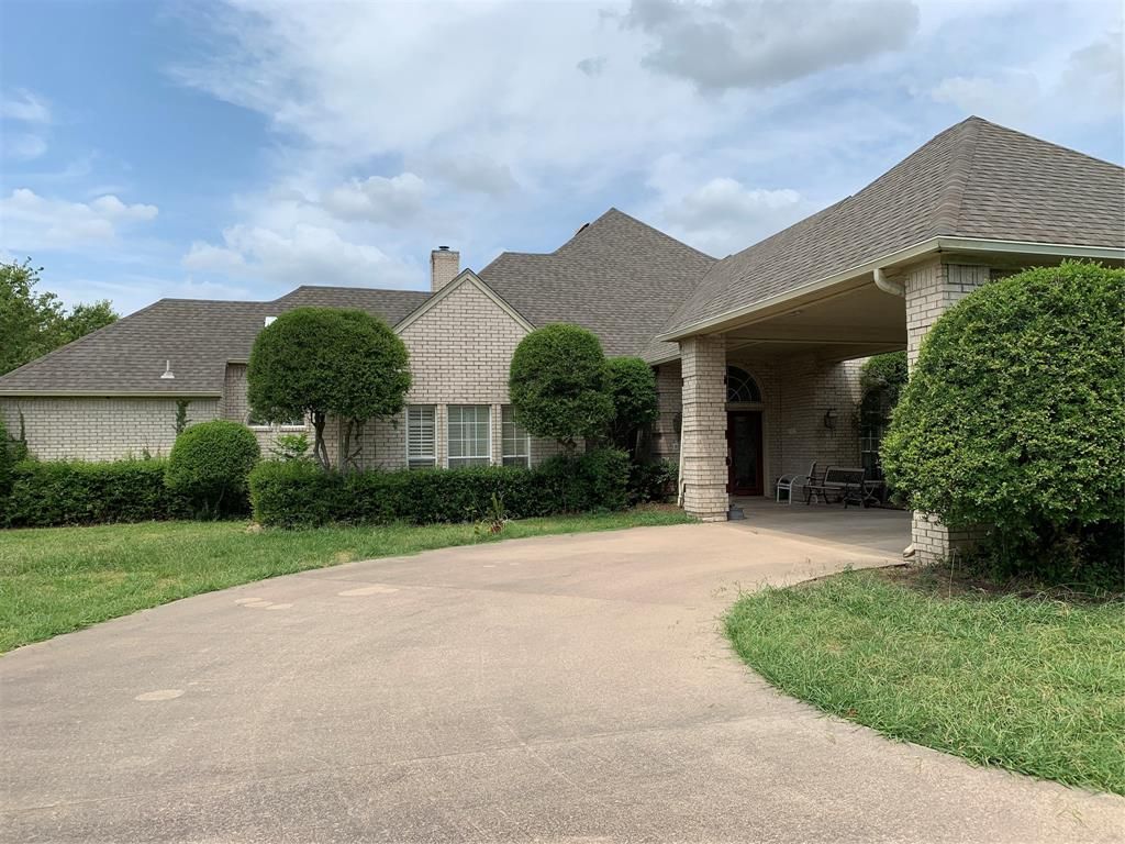 2217 S Houston School Rd, Lancaster, TX 75146