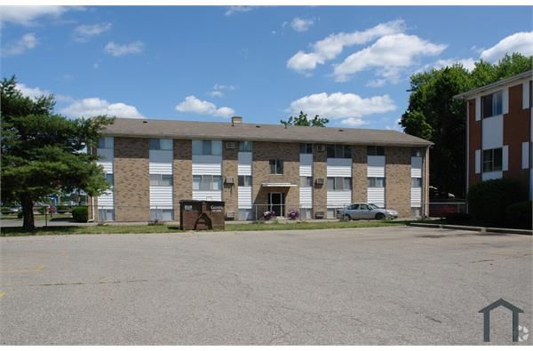 4221 N Grand River Ave, Lansing, MI 48906