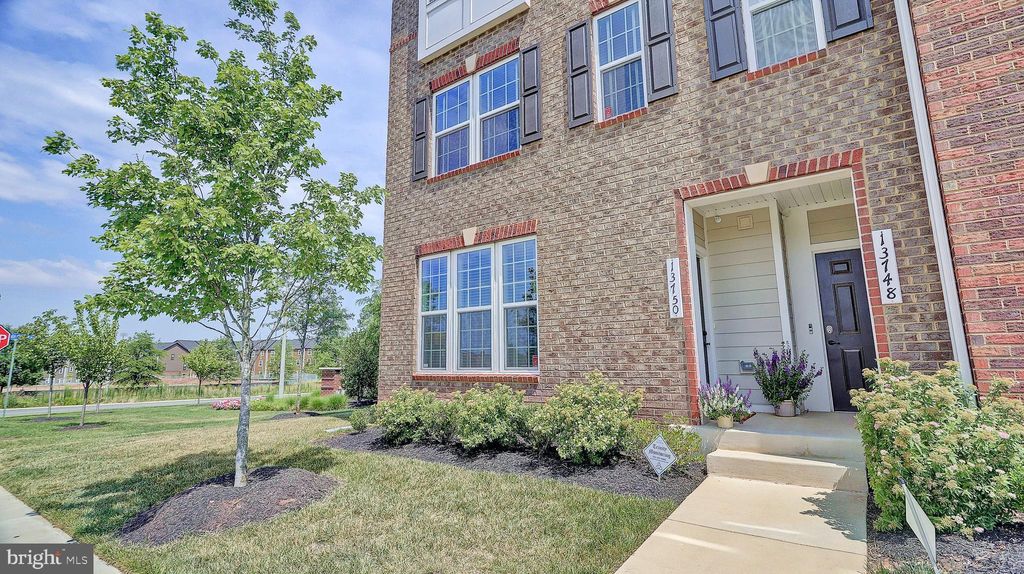 13750 Atlantis St 7A, Herndon, VA 3 Bed, 3 Bath 37