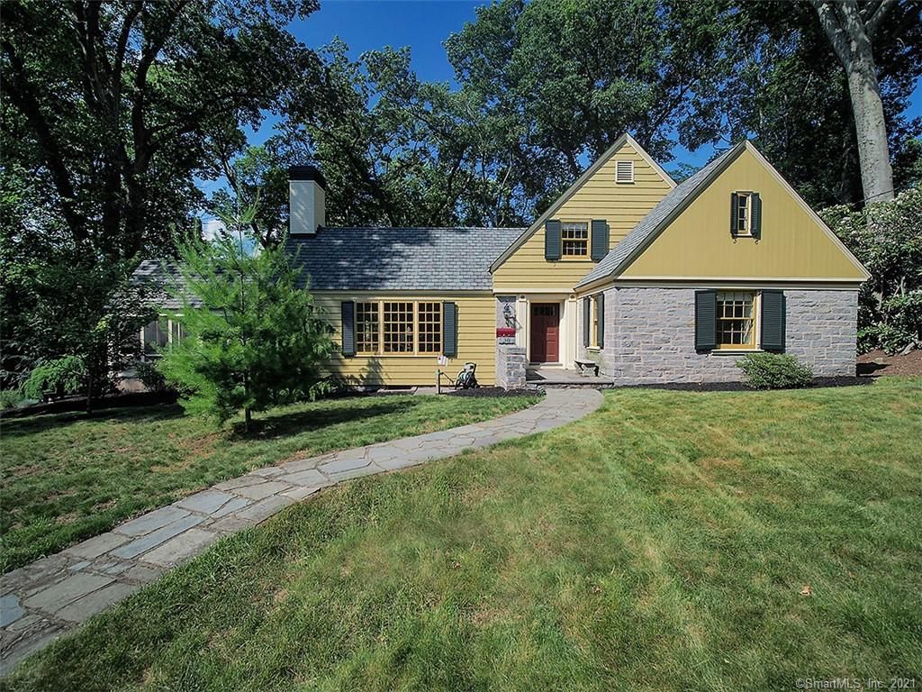 38 Knollwood Rd, North Haven, CT 06473