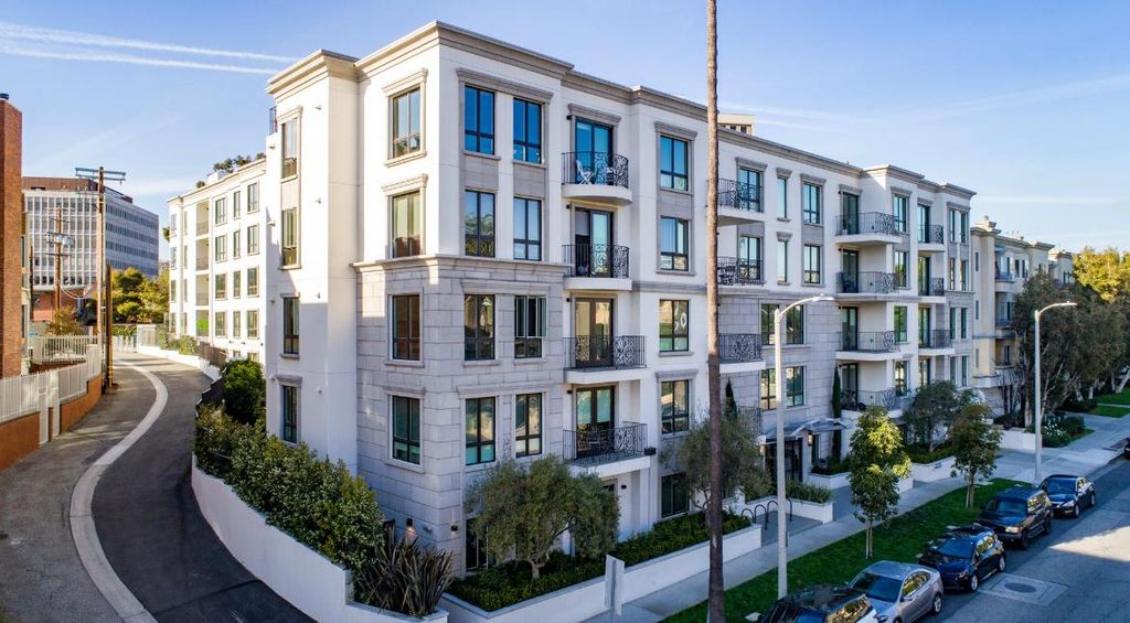 11965 Montana Ave, Los Angeles, CA 90049