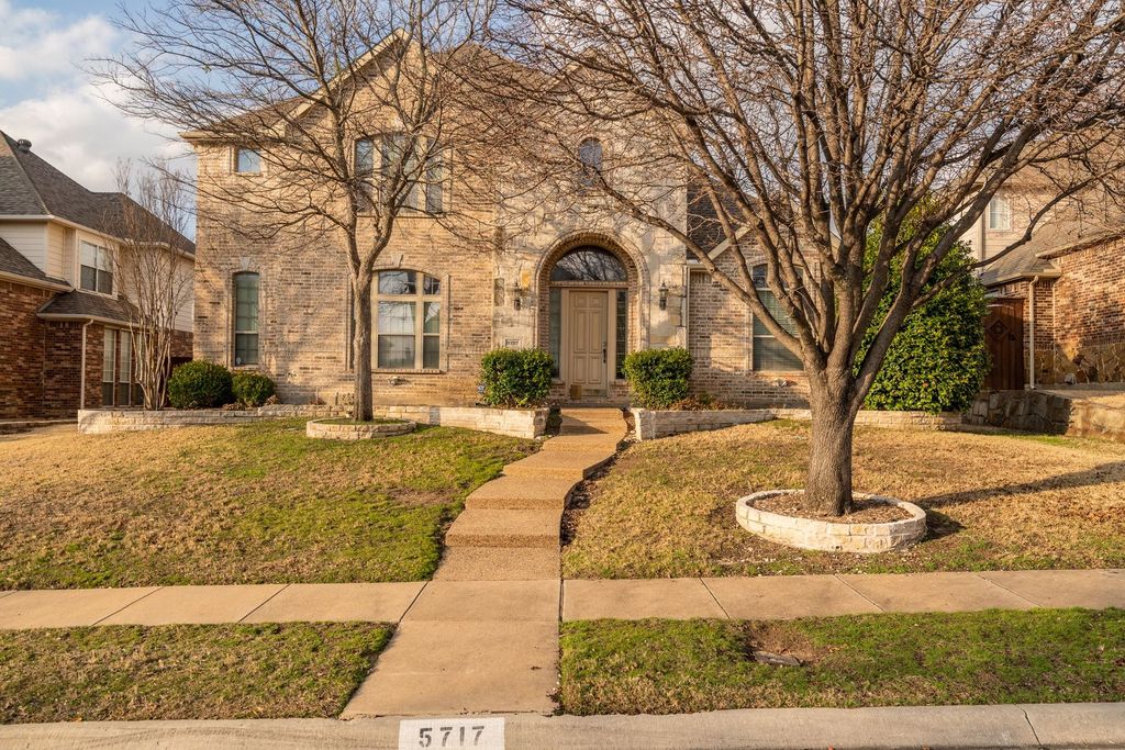 5717 Sweetbriar Dr, Richardson, TX 75082