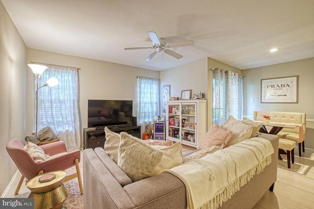 3310 Wyndham Cir #109, Alexandria, VA 22302
