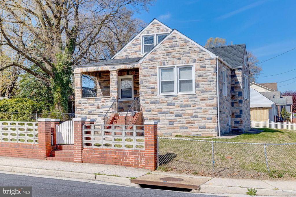 812 Mace Ave, Baltimore, MD 21221