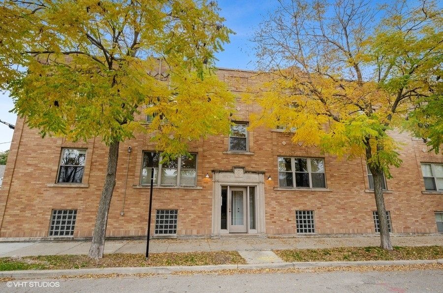 3809 N Campbell Ave #1, Chicago, IL 60618