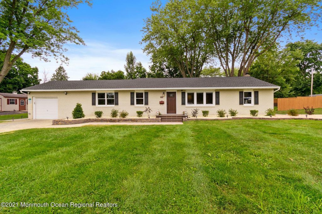 793 Park Ave, Middletown, NJ 07748