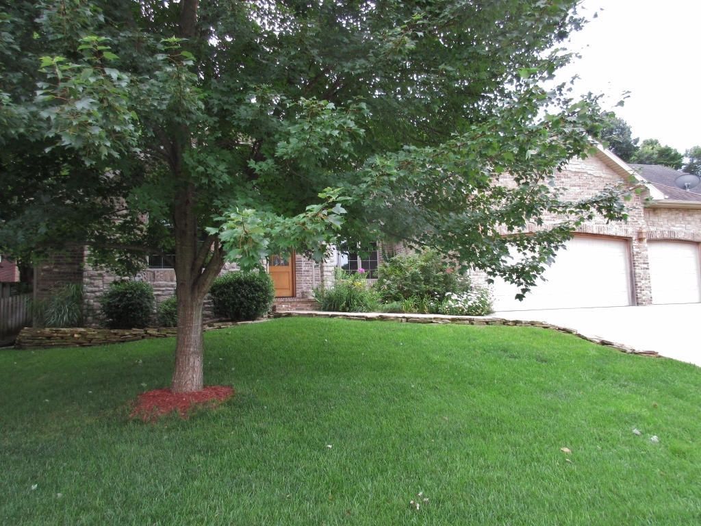 1072 W  Ward Pkwy, Springfield, MO 65810