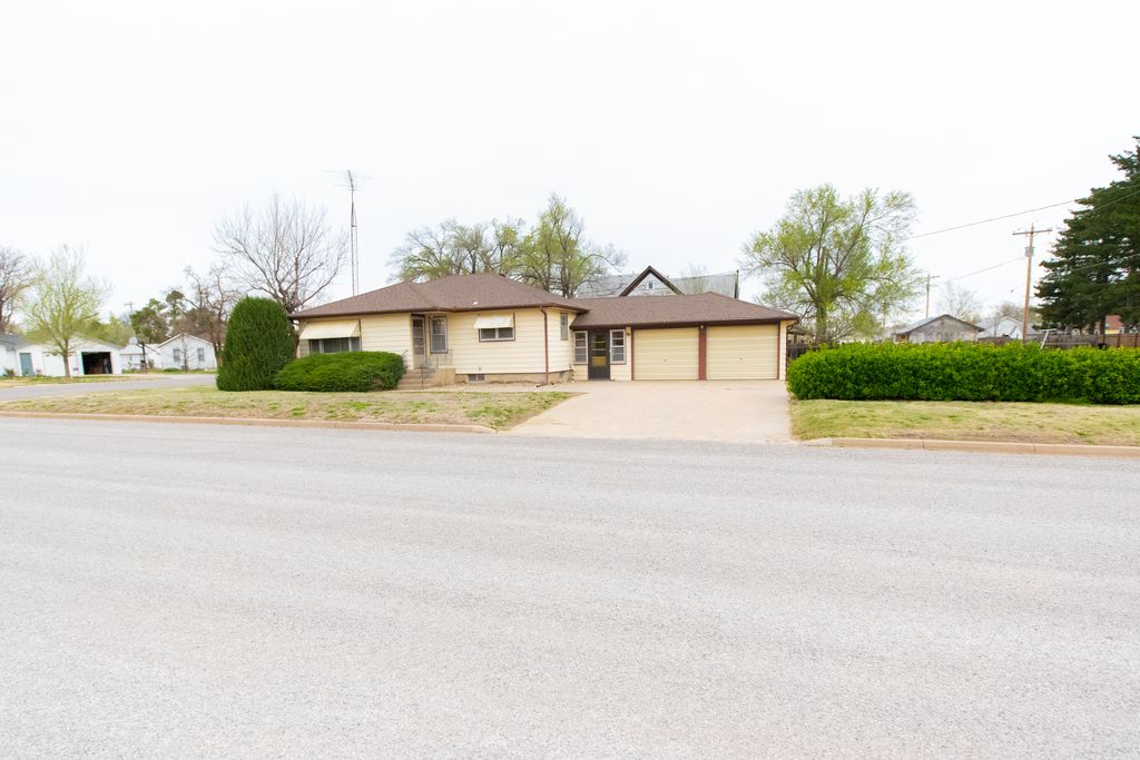 120 W Green St, Meade, KS 67864 Trulia