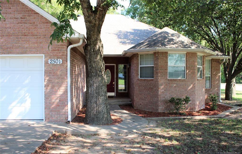 2501 Tanglewood Ct, Ardmore, OK 73401