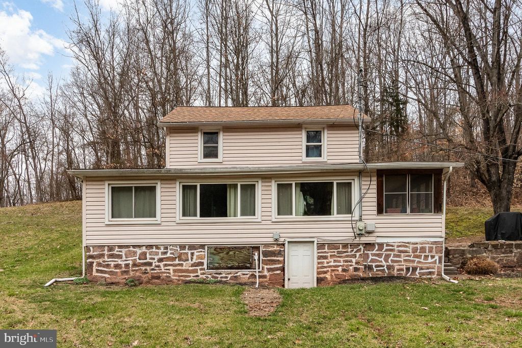 1145 Bremer Rd, Dover, PA 17315