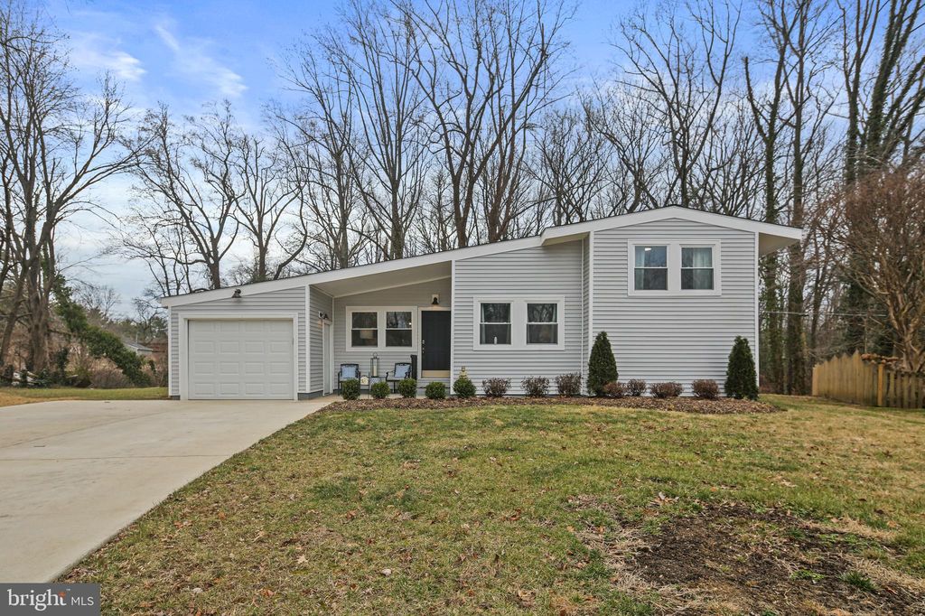 307 Haskell Dr, Arnold, MD 21012