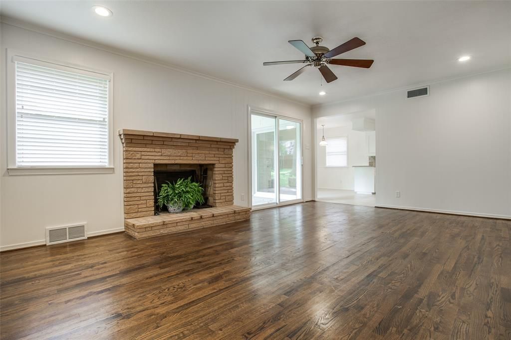 7021 Walling Ln, Dallas, TX 75231