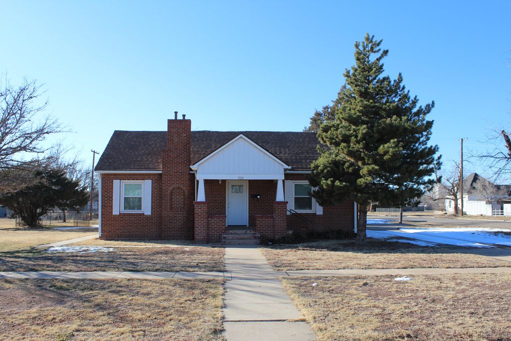 229 N El Paso Ave, Tulia, TX 79088