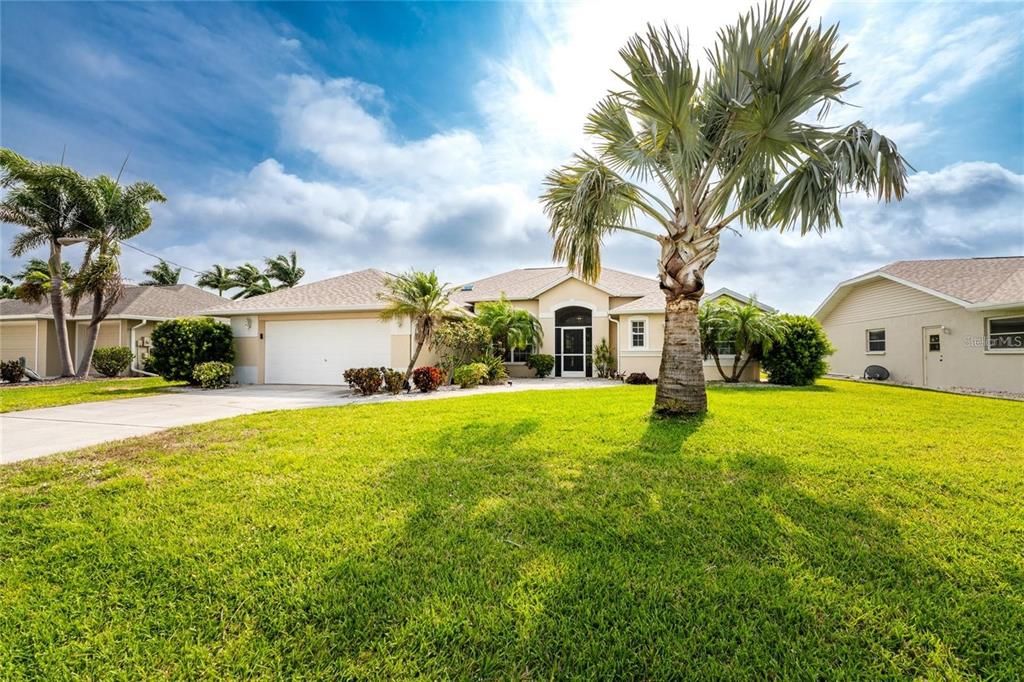 108 Broadmoor Ln, Rotonda West, FL 33947
