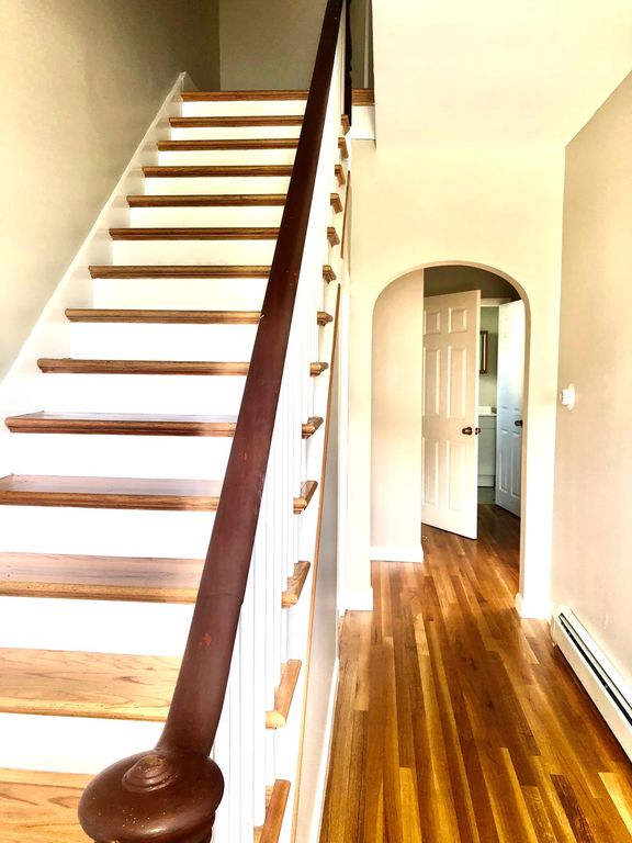 99 White St, Lowell, MA 01854