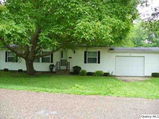 108 N Franklin St, Payson, IL 62360