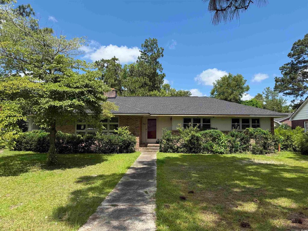 200 Magnolia St., Lake City, SC 29560