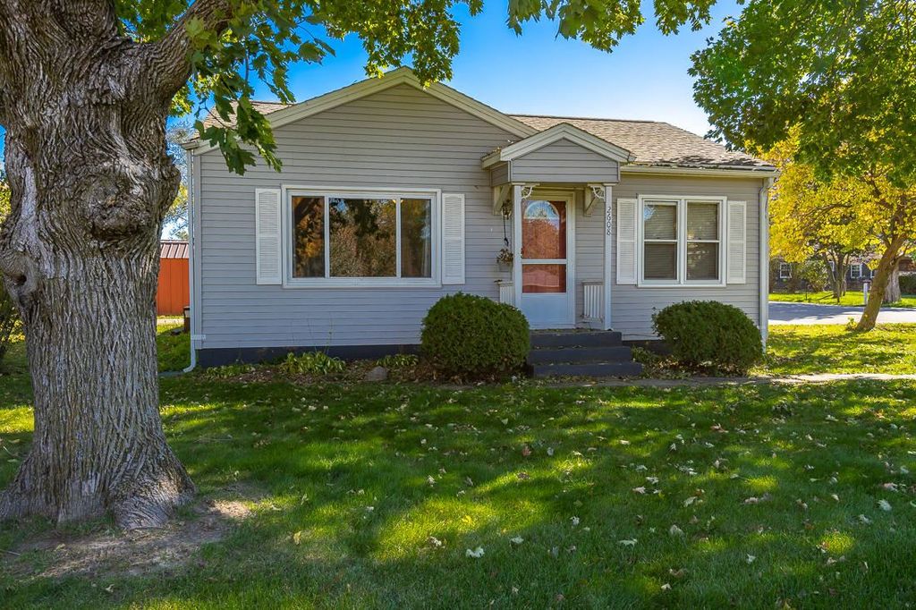 2608 Houser St, Muscatine, IA 52761 Trulia
