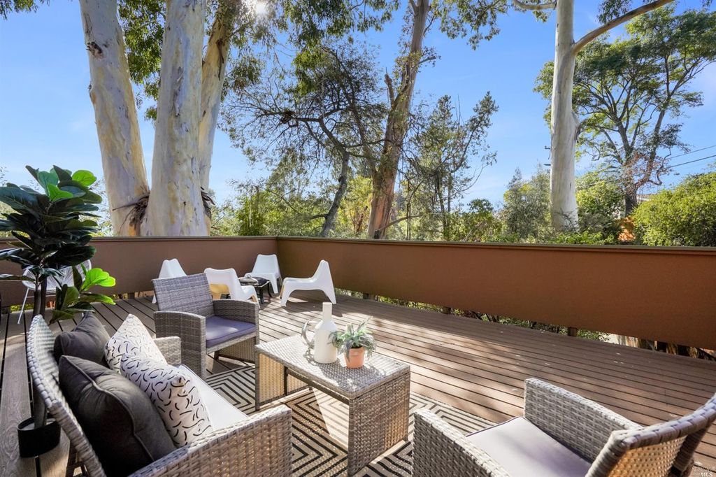 86 Highland Ave, San Rafael, CA 94901