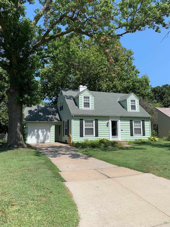 2134 E Mesita Dr, Wichita, KS 67211
