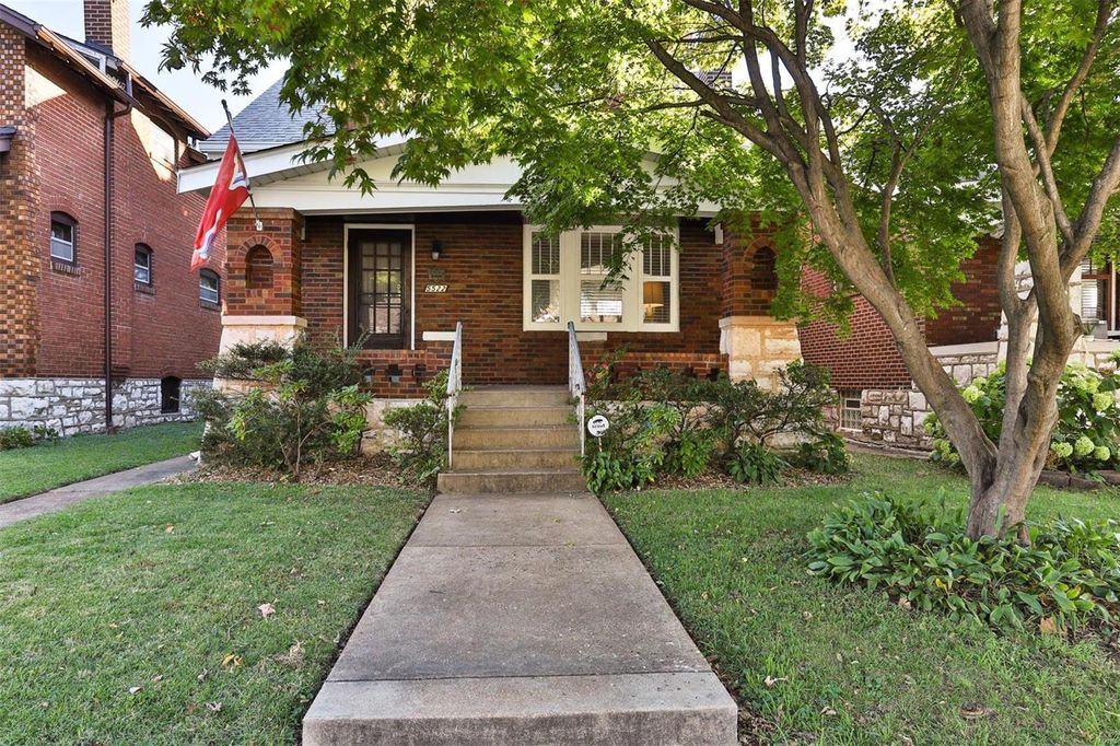 5522 Goethe Ave, Saint Louis, MO 63109
