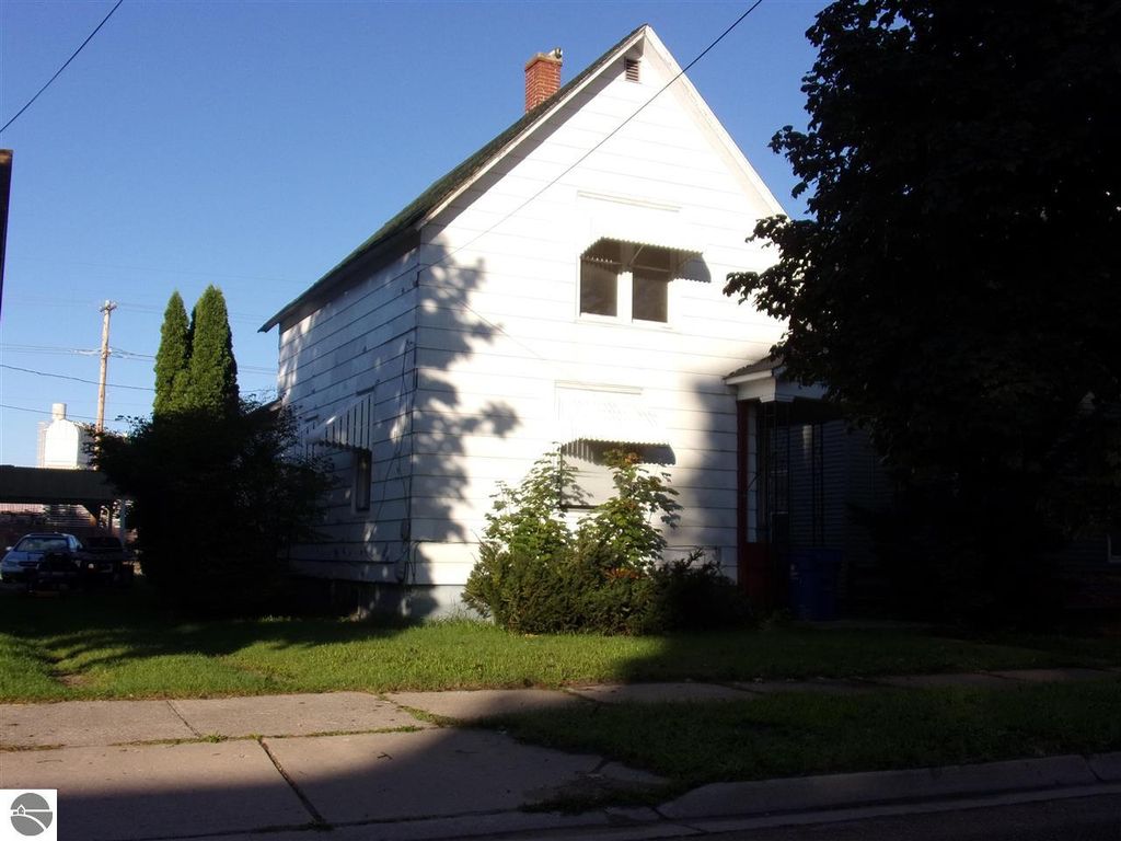 515 N Lake St, Cadillac, MI 49601