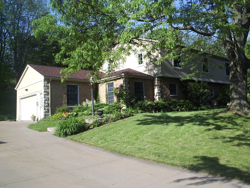 1040 Arrowhead Dr, Dubuque, IA 52003 Trulia