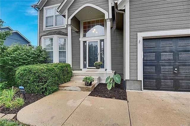 15168 W  154th St, Olathe, KS 66062