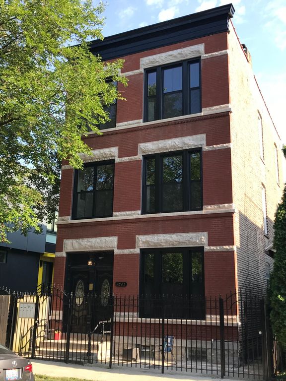 1825 W Erie St #1, Chicago, IL 60622