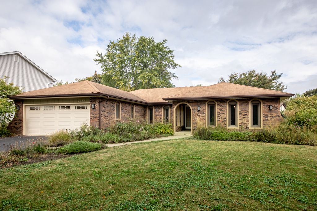 2364 Ohio St, Lisle, IL 60532
