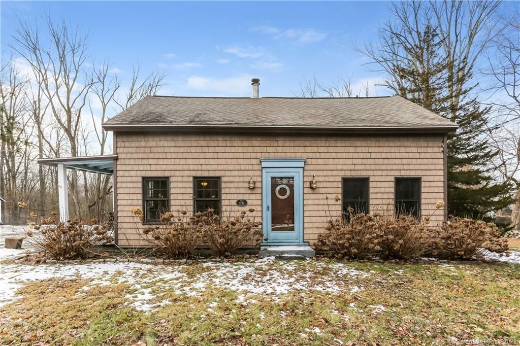 593 Town St, East Haddam, CT 06423