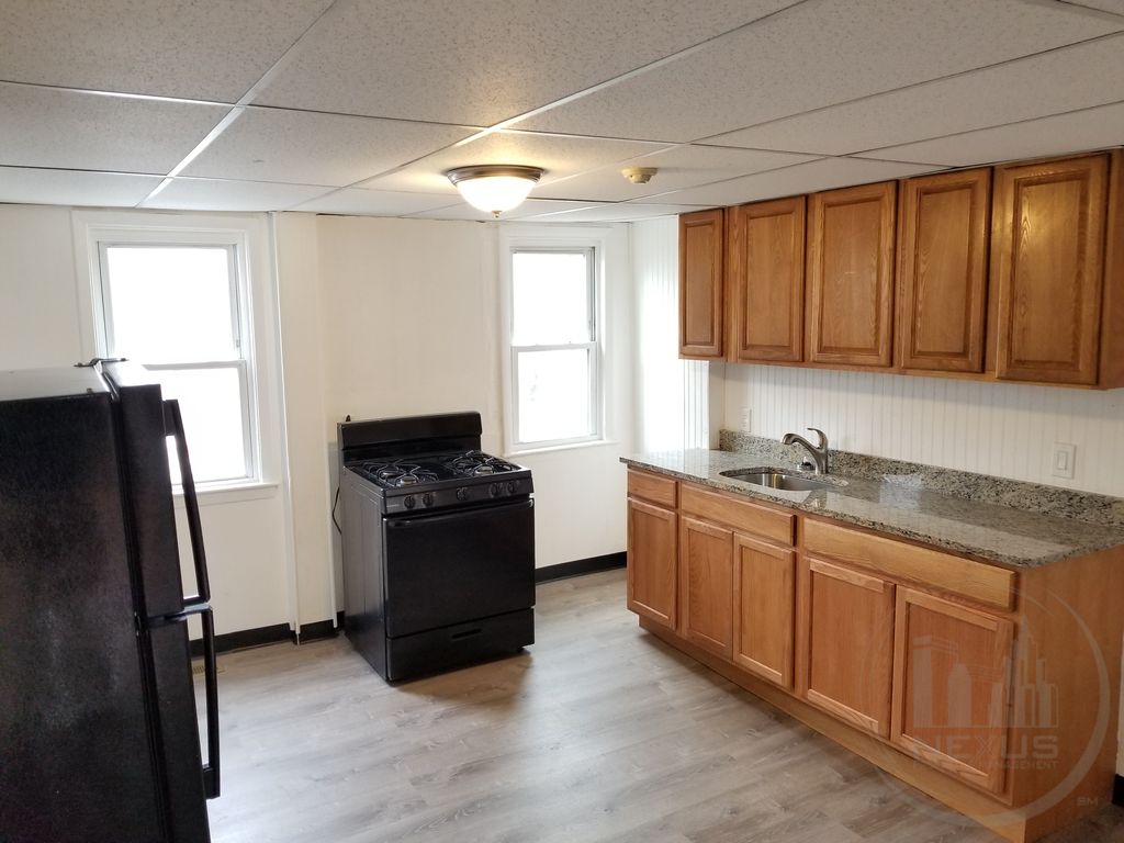 91 W. Warwick Ave 2ndFlr 2B/1B NewerFloors WaterViews PetsOK Prkg