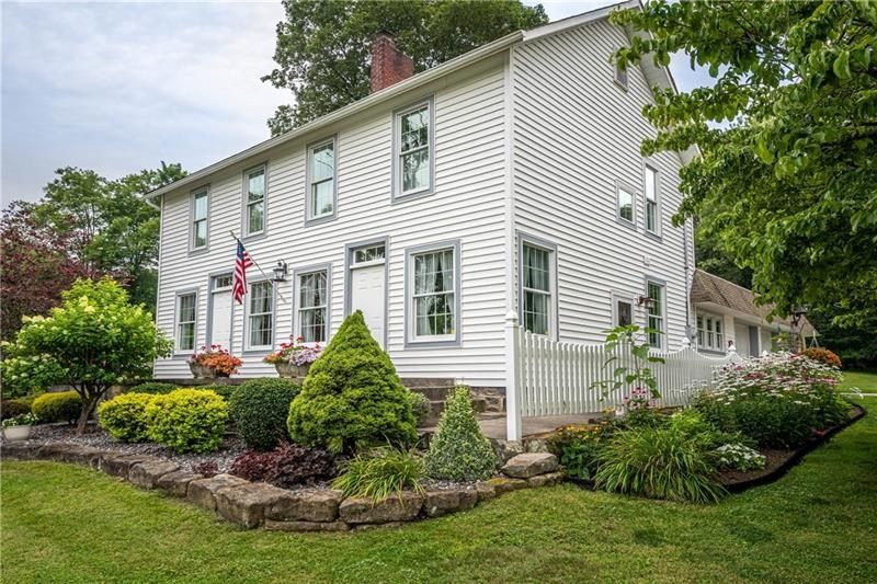1361 Valley Rd, New Castle, PA 16105