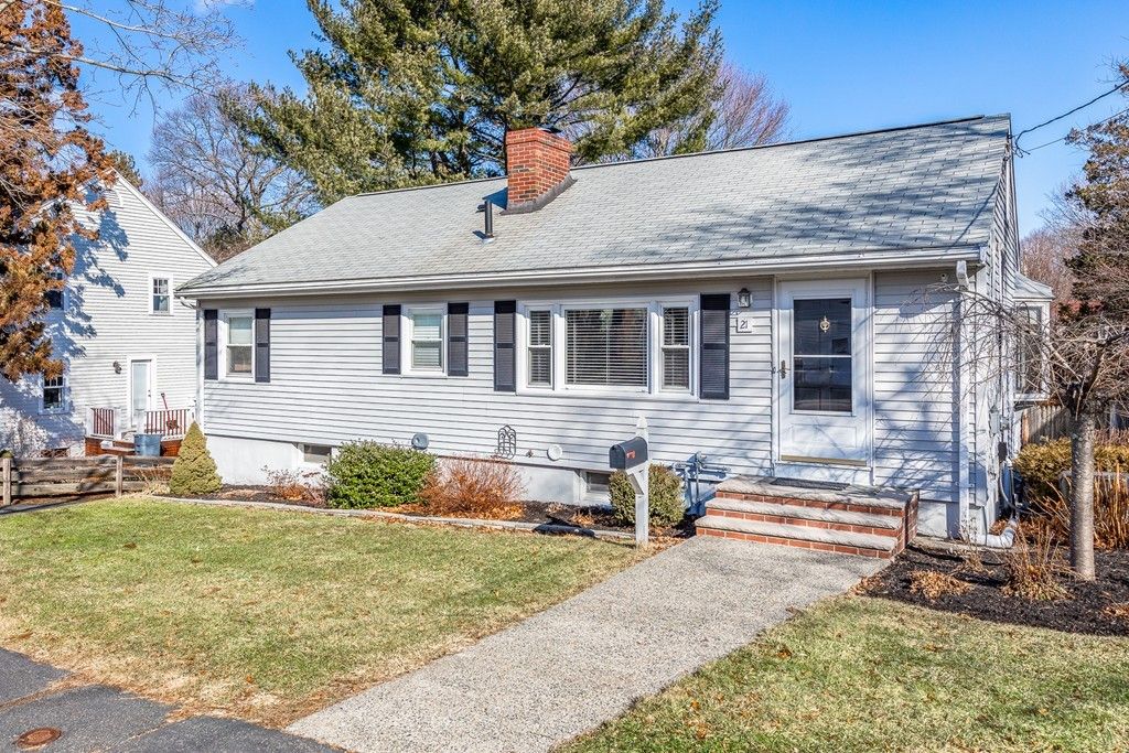 21 Beverly Ave, Marblehead, MA - 3 Bed, 2 Bath Single-Family Home - 17