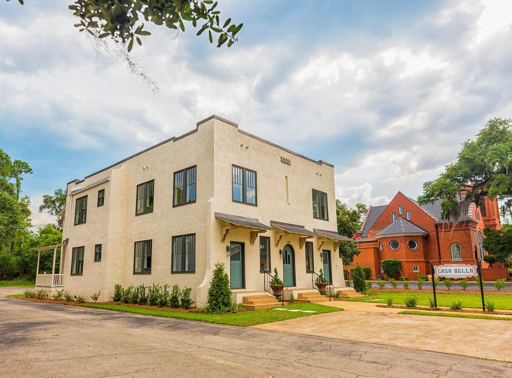 218 E Shotwell St 1, Bainbridge, GA 39819 See Estimated Value