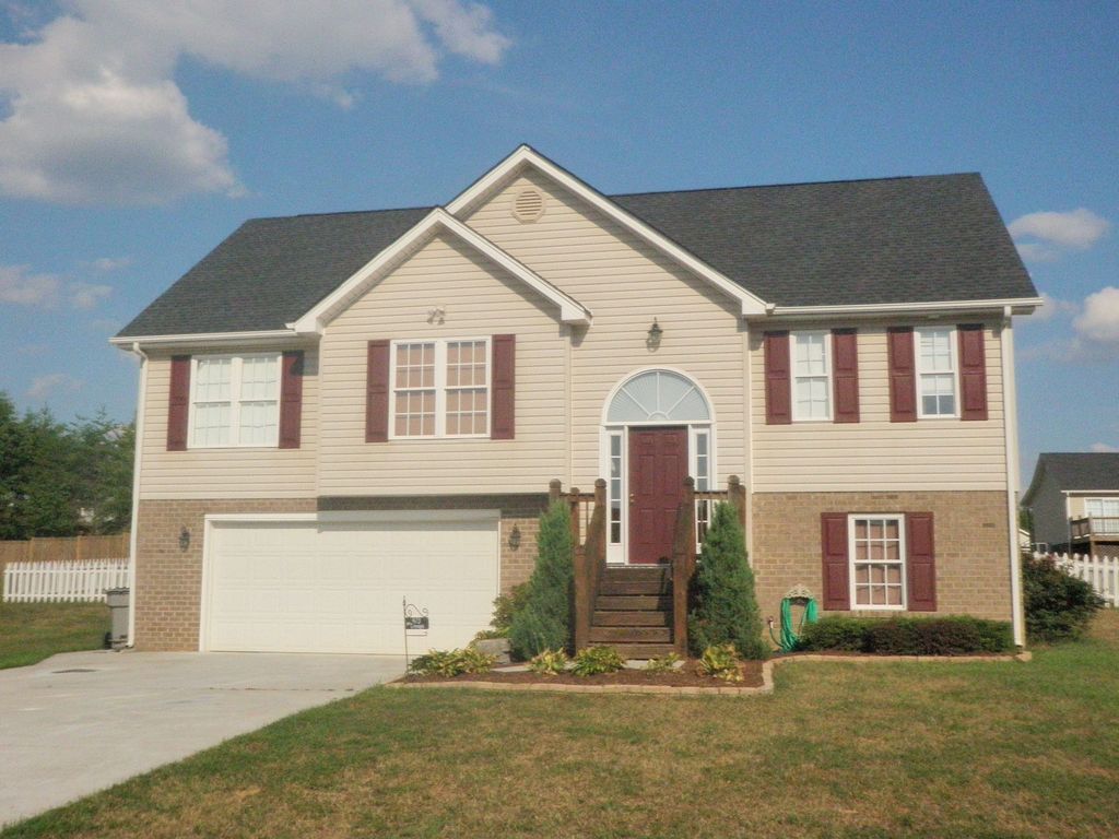 473 Russell Springs Dr, Lynchburg, VA 4 Bed, 3 Bath SingleFamily