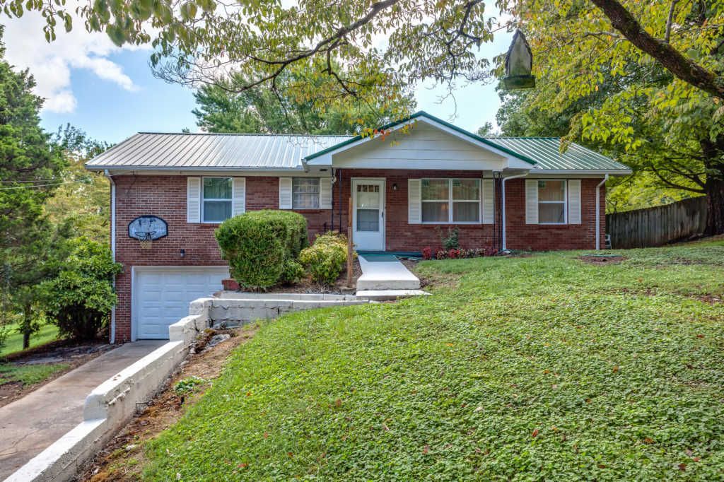2700 Amelia Rd, Knoxville, TN 37917