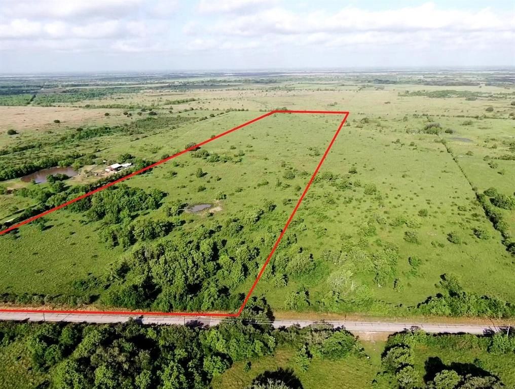 25 Damon School Rd, Damon, TX 77430