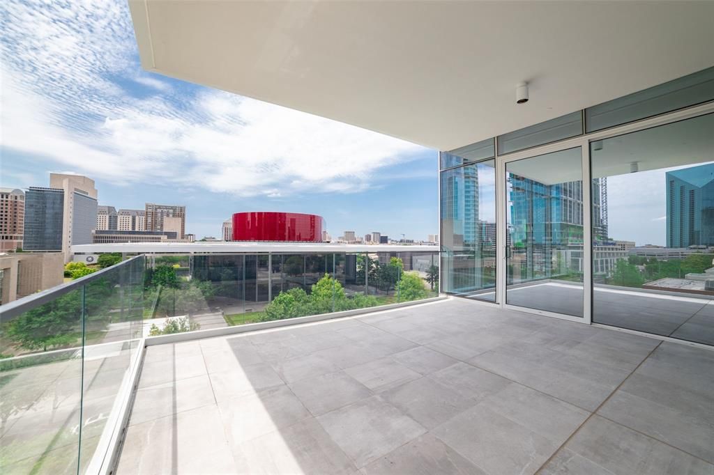 1747 Leonard St #303, Dallas, TX 75201