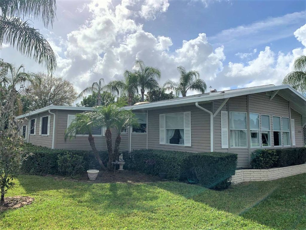 5224 Wellfleet Dr S, Sarasota, FL 34241