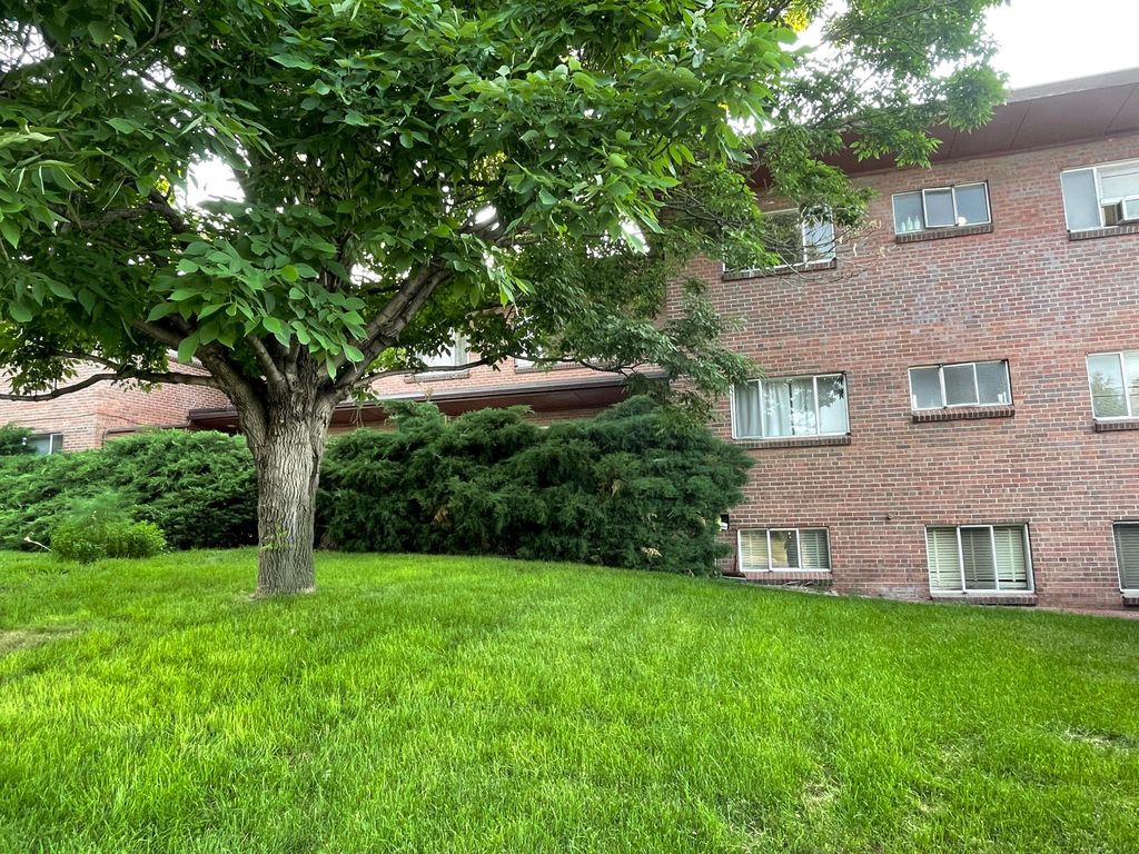 825 S GLENCOE ST, Denver, CO 80246