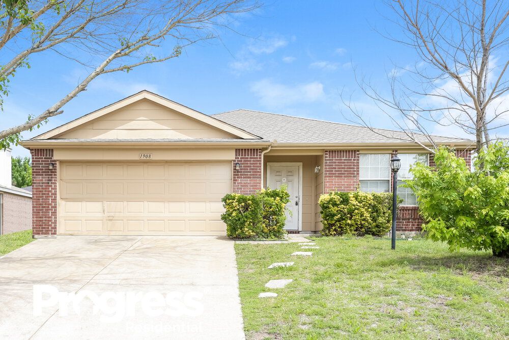 1908 Berkley Ave, Red Oak, TX 75154