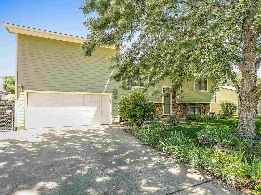4511 S Washington Ct, Wichita, KS 67216