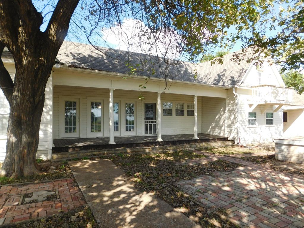 372 County Road 3250, Windom, TX 75492 Trulia