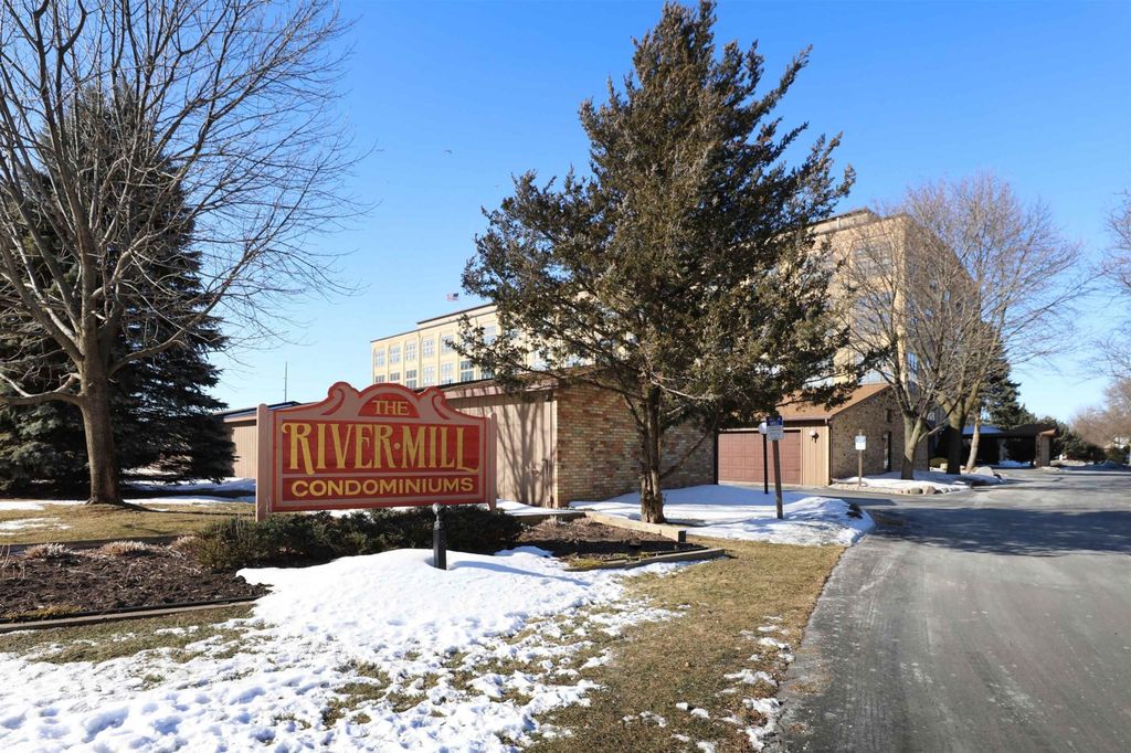 1545 Arboretum Dr #232, Oshkosh, WI 54901