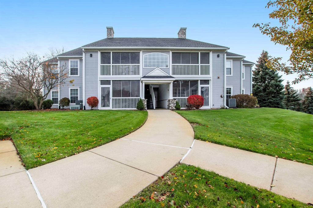 795 W Barrington Cir #51, Jackson, MI 49203