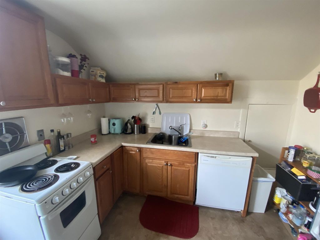 898 Massachusetts Ave #10A, Cambridge, MA 02139